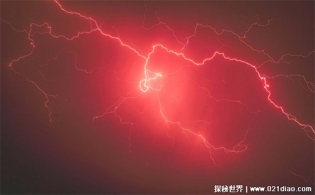 红色闪电出现地球上空，不要认为只是风景(科学家警告)