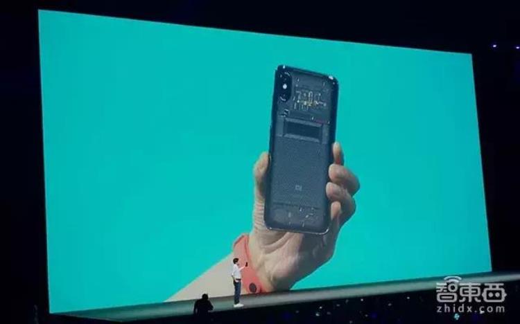 小米八周年发布会「小米8周年雷军却发布了一款iPhoneX」
